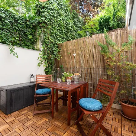 Apartment Peaceful Terraced With Free Parking By Easybnb Premium
