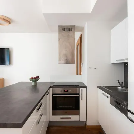 Peaceful Terraced With Free Parking By Easybnb Premium