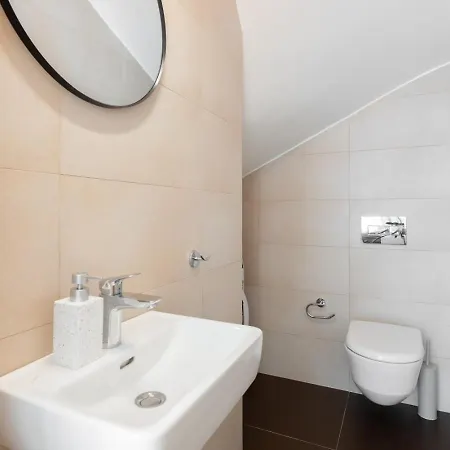 Peaceful Terraced With Free Parking By Easybnb Premium Apartmán *