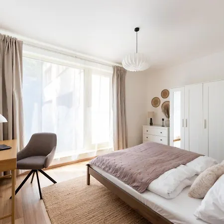 Peaceful Terraced With Free Parking By Easybnb Premium Apartment *